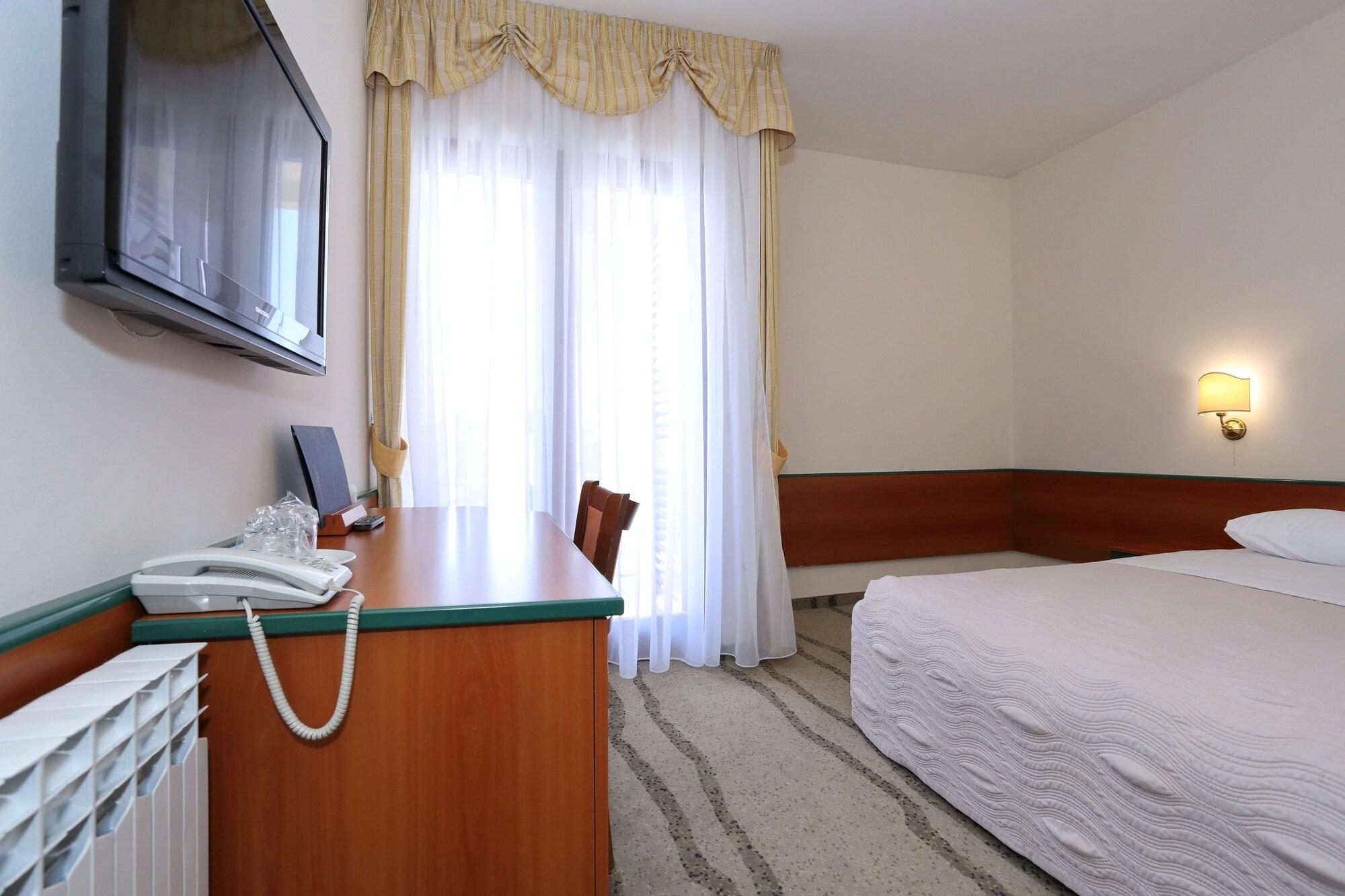 Hotel Mediteran Zadar Dış mekan fotoğraf
